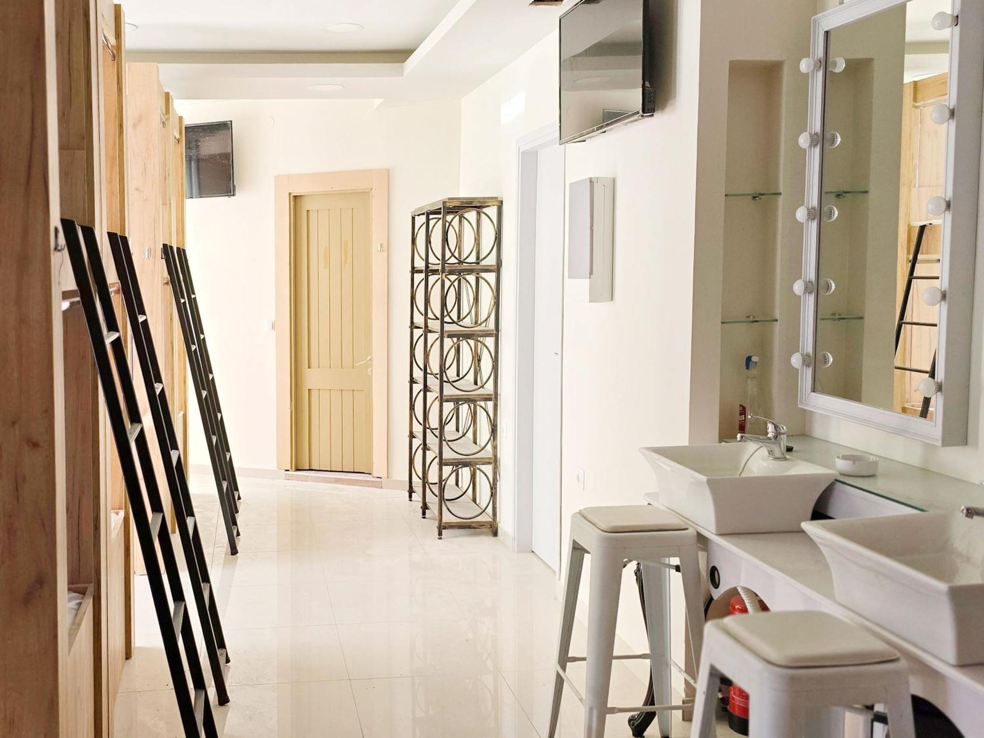 Hostel Parea Hersonissos ภายนอก รูปภาพ
